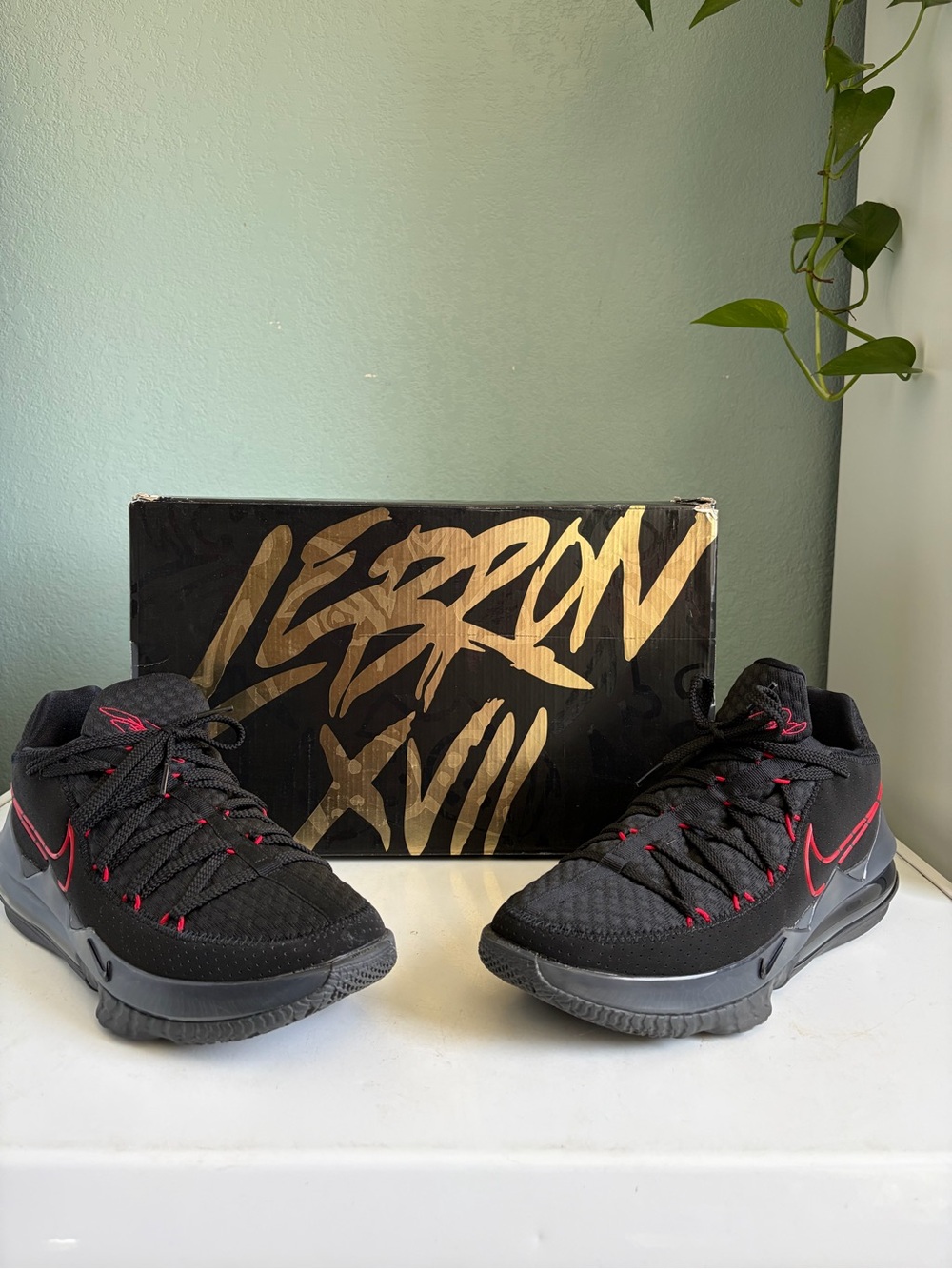 Nike LeBron 17 Low Men's Size 11.5 Bred
